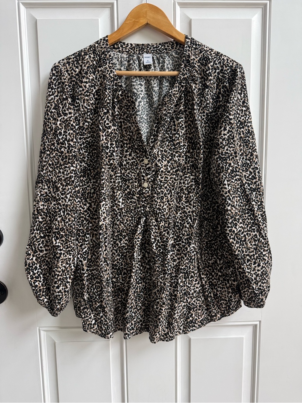 Leopard Print Popover Blouse Open Neck Old Navy Smocked Elastic Cuff Mob Wife